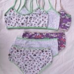 Set de 3 conjuntos de nena en algodón Comodidad y estilo en cada conjunto, con top, bombacha y cintura de nena. Estampados exclusivos, solo disponibles en talle 10. ¡Aprovecha la oferta!